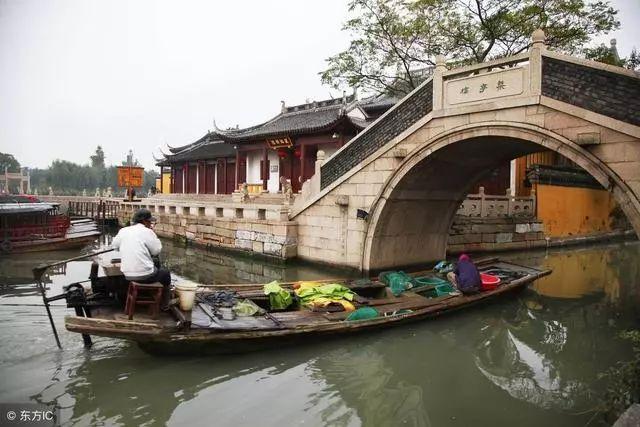 逃离潮湿的房屋
